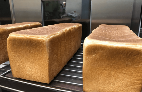 焼きたてが食べられるおすすめのお店として地元で好評 | 桜川の美味しいパン屋・ONE BAKERY